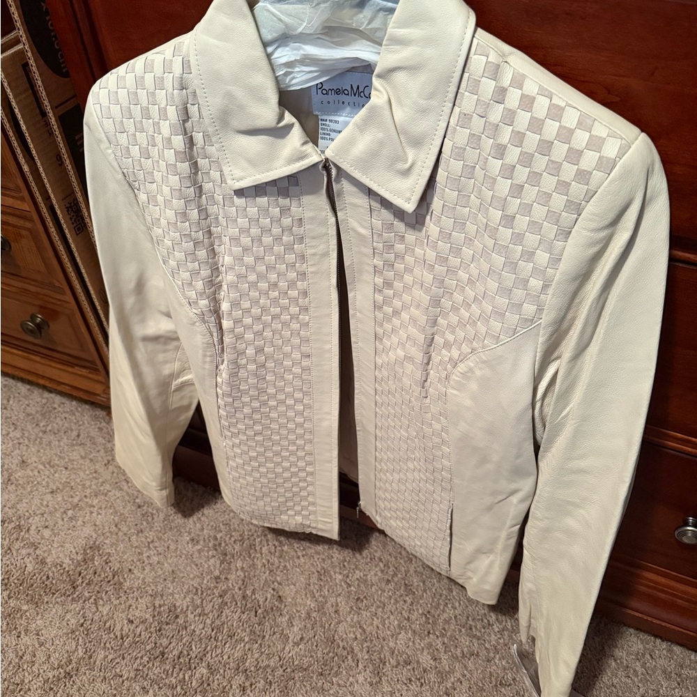 Pamela McCoy Cream Textured Blazer with Classic Collar